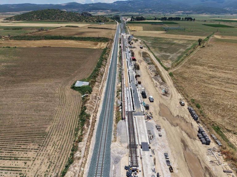 Παραδίδεται σε κυκλοφορία το πρώτο ενισχυμένο τμήμα της γραμμής τρένου Αθήνα – Θεσσαλονίκη