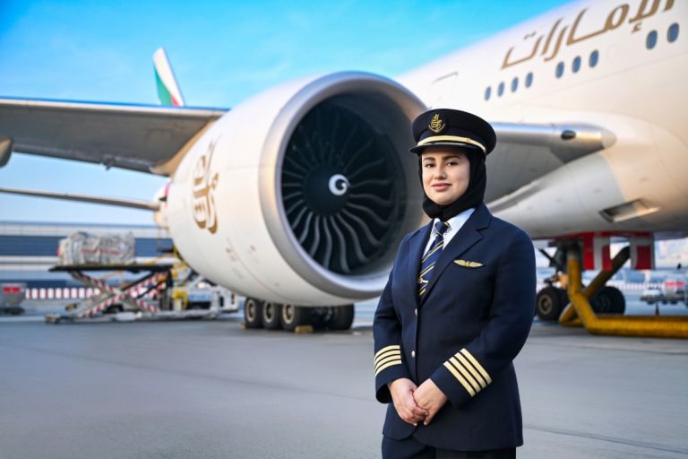 Η Emirates εισάγει γυναίκες κυβερνήτες αεροσκαφών