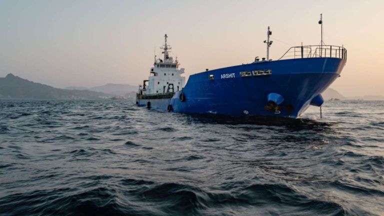 Πετρέλαιο -3,4%: Οι αγορές προεξοφλούν συμφωνία ΗΠΑ – Ιράν και ανοικτό Ορμούζ