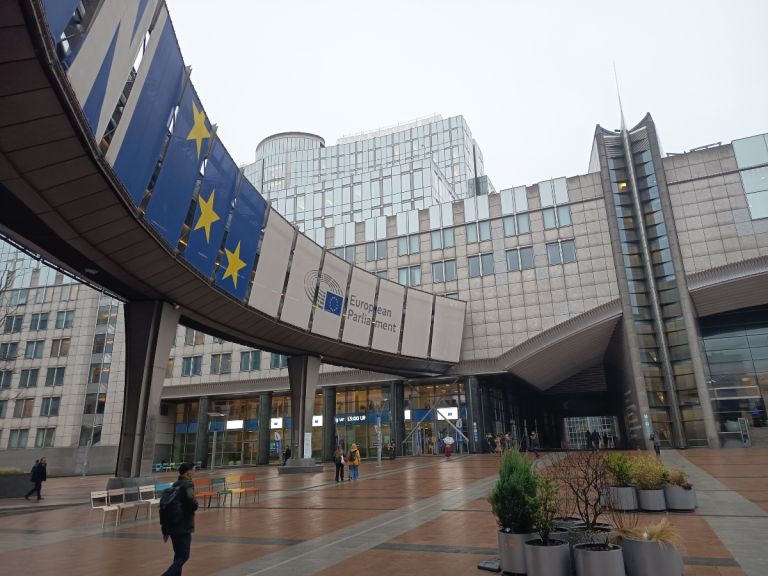 Πήγαμε στις Βρυξέλλες και μιλήσαμε με την ευρωβουλευτή Έλενα Κουντουρά