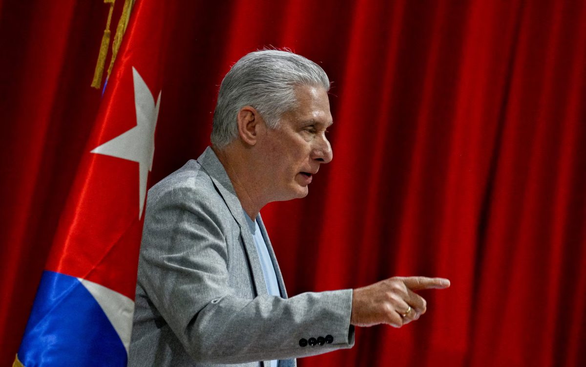 Τραμπ: Νέες κυρώσεις στον πρόεδρο της Κούβας και στελέχη του καθεστώτος