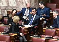 Επίσημο τέλος στην Κ.Ο. της Νέας Αριστεράς – 40 ανεξάρτητοι βουλευτές