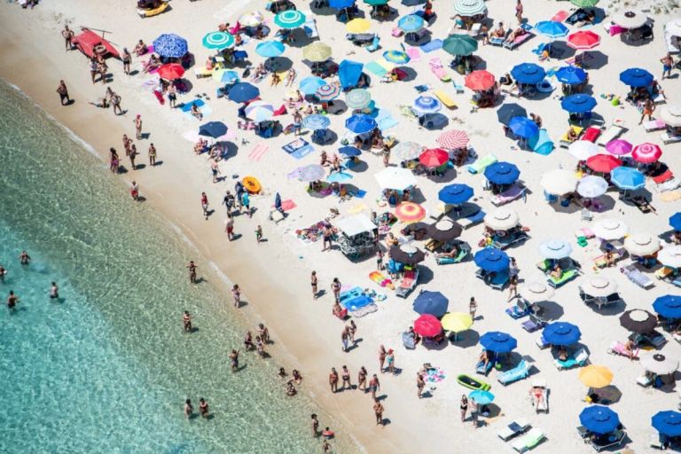 Μεγάλη Βρετανία: Εκατοντάδες λουόμενοι αρρώστησαν μετά από επισκέψεις σε παραλίες