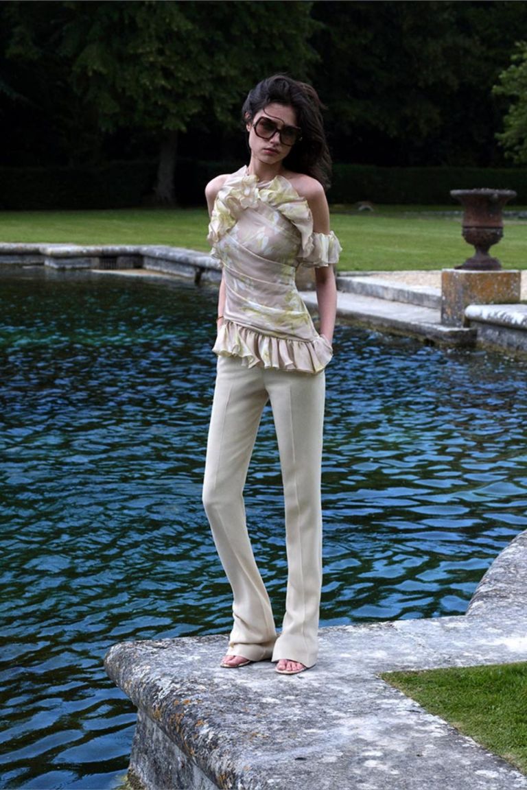 Elie Saab παρουσιάζει τη συλλογή Resort 2027: Διαχρονική κομψότητα με σύγχρονη αισθητική