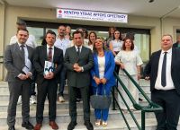 Άδωνις Γεωργιάδης στο Νοσοκομείο Καστοριάς: «Έλεγαν ότι δεν έχουμε γιατρούς – τους δείξαμε 54»