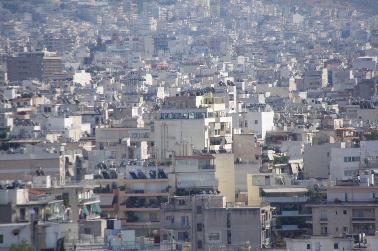Homes Out of Reach, Wages Under Pressure: The Numbers Behind Greece’s Housing Crisis