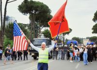 Σάλος στην Αλβανία για το mega project του γαμπρού του Τραμπ – Μαζικές διαδηλώσεις