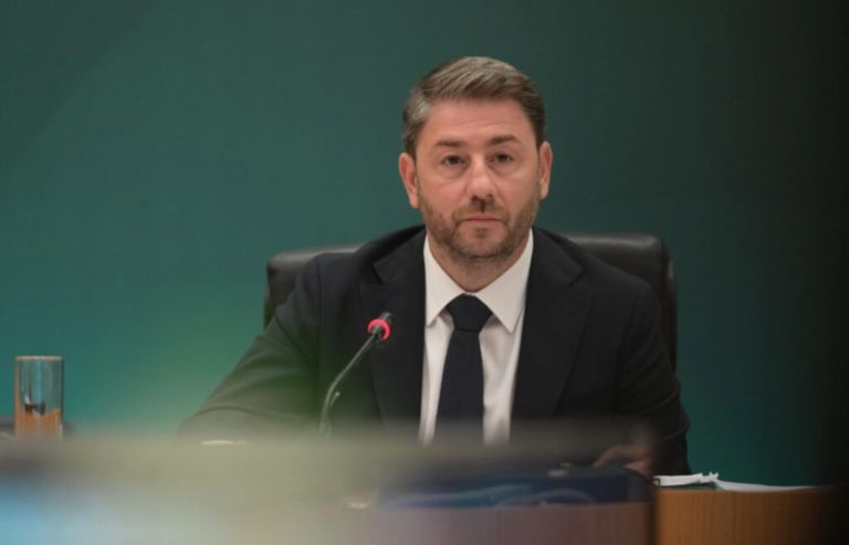 Ανδρουλάκης κατά Μητσοτάκη: «Τζάμπας για τους φίλους του, ακριβός για τους πολίτες»
