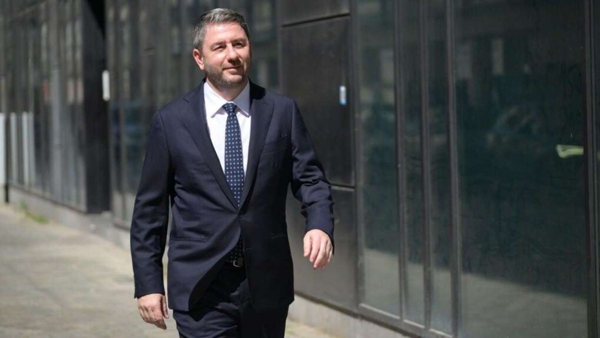 Ανδρουλάκης κατά Μητσοτάκη και Τσίπρα: Το ΠΑΣΟΚ στήνει μέτωπο «διπλής απόρριψης»