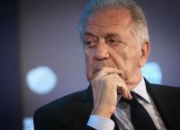 Ρήγμα με πολιτικό συμβολισμό: Το Μαξίμου κράτησε αποστάσεις από τον Αβραμόπουλο