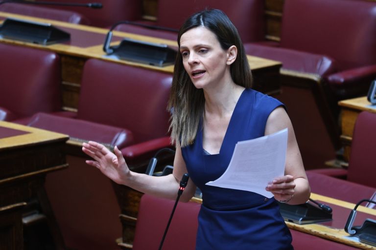 Παραιτείται από βουλεύτρια η Αχτσιόγλου – «Δεν παραιτούμαι από την ενεργό πολιτική»