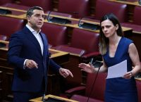 Αχτσιόγλου: «Δεν παραιτούμαι από την πολιτική» – Πολιτικός σεισμός στη Νέα Αριστερά