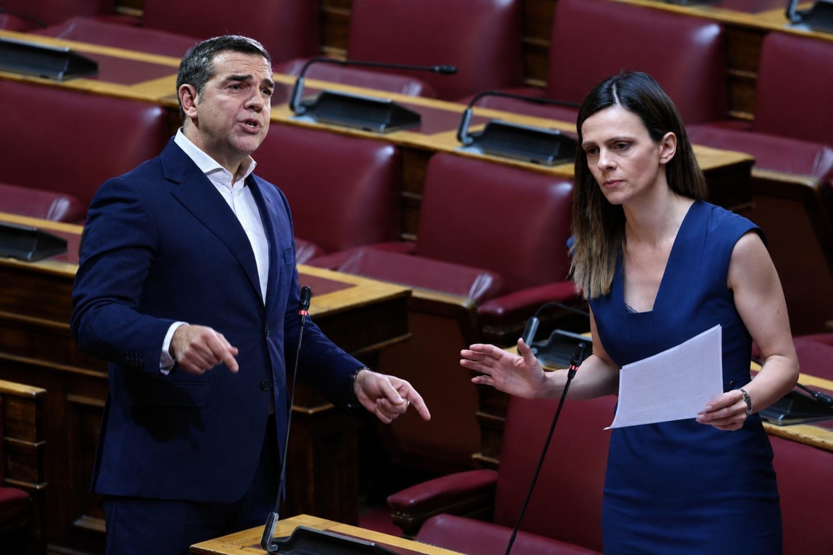 Αχτσιόγλου: «Δεν παραιτούμαι από την πολιτική» – Πολιτικός σεισμός στη Νέα Αριστερά