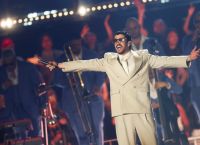 Bad Bunny: Ξεπέρασε το 1 δισ. δολάρια σε έσοδα από συναυλίες και γράφει ιστορία