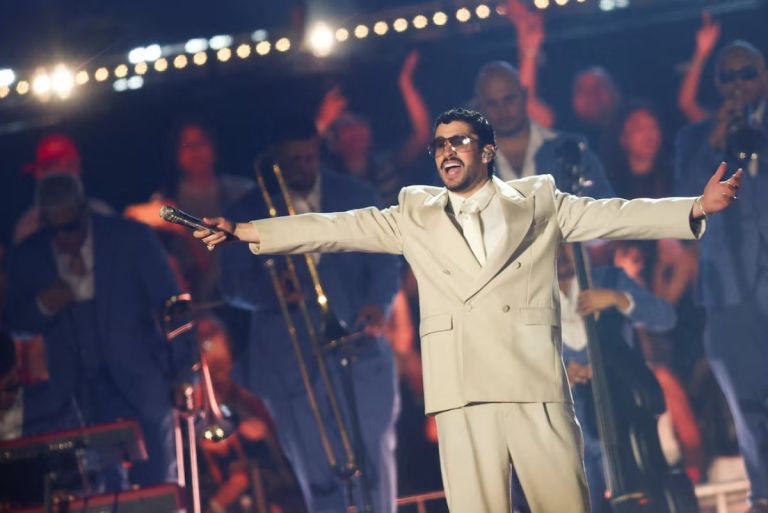 Bad Bunny: Ξεπέρασε το 1 δισ. δολάρια σε έσοδα από συναυλίες και γράφει ιστορία