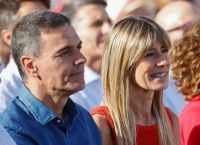 Μπεγκόνια Γκόμεθ: Απαγόρευση εξόδου από την Ισπανία για τη σύζυγο του Πέδρο Σάντσεθ