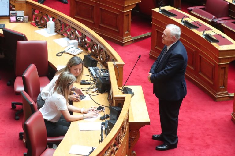 Ο Γιάννης Δραγασάκης ορκίστηκε βουλευτής – Αναμένεται η ανεξαρτητοποίησή του