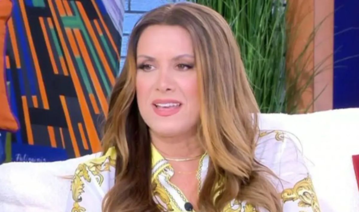 Άννα Δρούζα: “Μεγάλωσα χωρίς μητέρα – Οι γονείς μου χώρισαν, έφυγε και με κράτησε ο πατέρας μου” [vid]