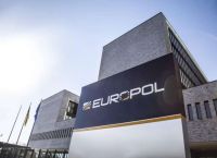 Europol: Οι «πολυεθνικές του εγκλήματος» αλλάζουν πρόσωπο – Στο μικροσκόπιο και τα ελληνικά λιμάνια