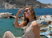 Η Κιάρα Φεράνι «τρέλανε» τη Μήλο – Το ροζ μπικίνι που έγινε θέμα συζήτησης [pics]