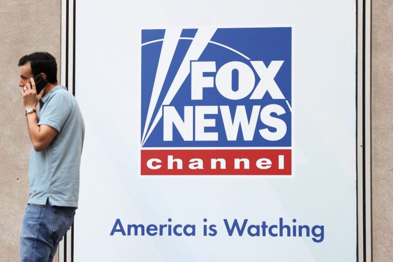 Mega deal στα media: Η Fox εξαγοράζει τη Roku έναντι 22 δισ. δολαρίων