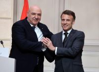 Η Γαλλία «μπαίνει» στον Λίβανο: Ο Μακρόν ανοίγει δίαυλο ισχύος με ΗΠΑ μέσω Μπάρακ