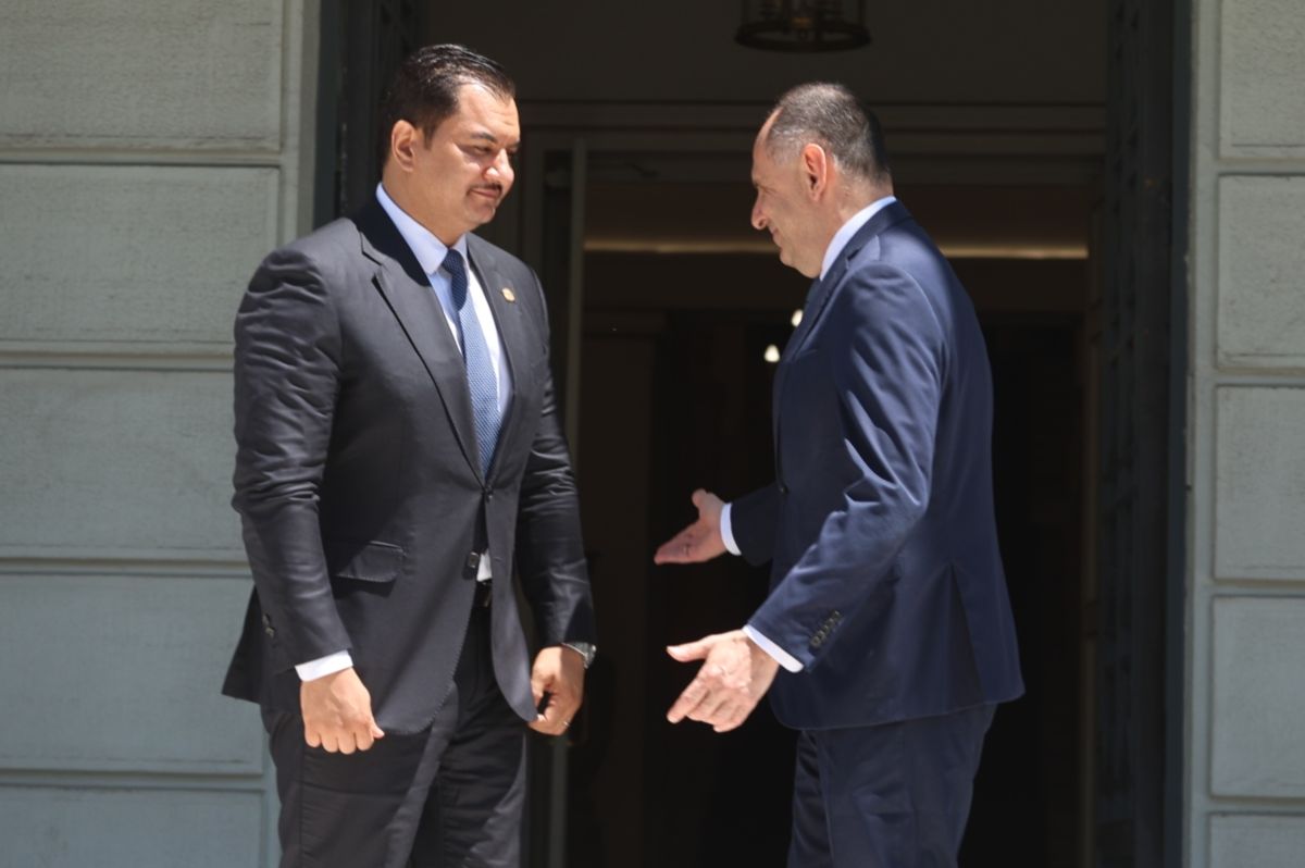 Συνάντηση Γεραπετρίτη – Σαντάμ Χαφτάρ: Ενίσχυση σχέσεων Ελλάδας και Ανατολικής Λιβύης