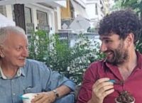 Συγκλονίζει ο γιος του Κώστα Χαρδαβέλλα: «Την τελευταία φορά που τον είδα, μου άφησε αυτό το μήνυμα»