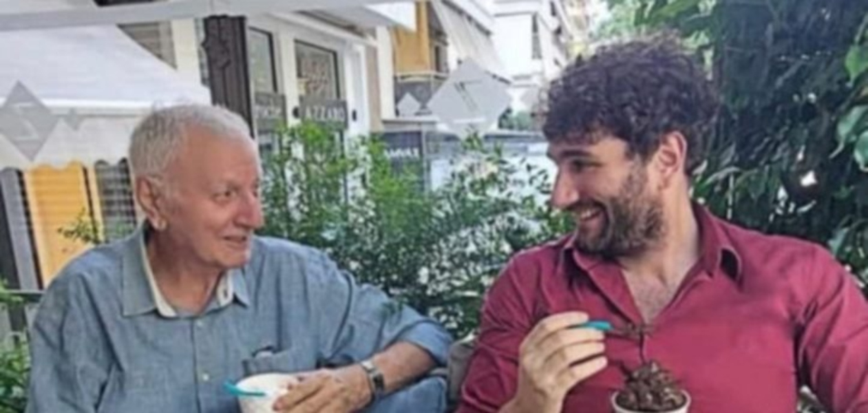 Συγκλονίζει ο γιος του Κώστα Χαρδαβέλλα: «Την τελευταία φορά που τον είδα, μου άφησε αυτό το μήνυμα»