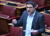 Ηλιόπουλος κατά ΝΔ: «Αλλάζετε το Σύνταγμα για μια πιο αυταρχική Ελλάδα»