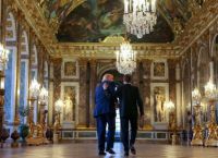 Πώς ο Μακρόν «ξεκλείδωσε» τον Τραμπ στο G7 — μέχρι την επόμενη κρίση