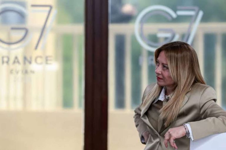 Giorgia Meloni’s American Reckoning: Το τέλος της αυταπάτης ότι η Ρώμη μπορεί να «δαμάσει» τον Τραμπ