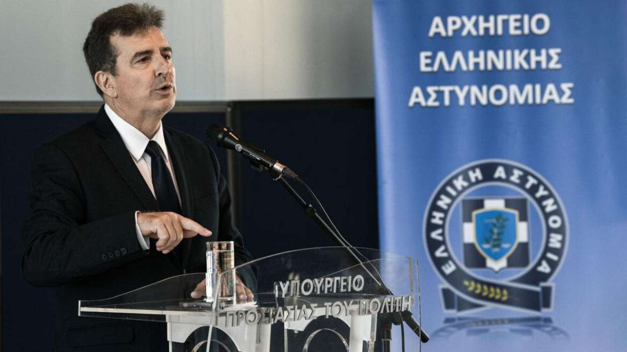 Χρυσοχοΐδης: Νέα «ασπίδα» ασφαλείας στο κέντρο της Αθήνας – Έρχονται 80 επιπλέον πεζές περιπολίες