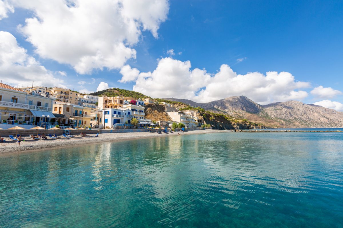 Διακοπές στην Ελλάδα με τιμές Λουξεμβούργου: Η ακριβότερη χώρα της Μεσογείου και το 2026