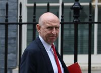 Άμυνα σε σημείο ρήξης: Η παραίτηση του Βρετανού Υπουργού αποκαλύπτει κρίση χρηματοδότησης
