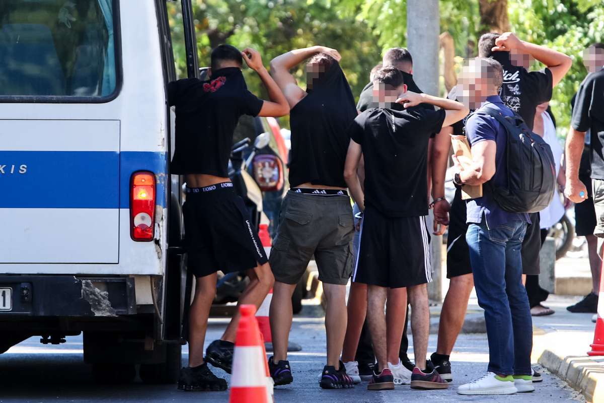 Με μαχαιριά κοντά στην καρδιά δολοφονήθηκε ο 15χρονος στην Καλλιθέα – Τι έδειξε η ιατροδικαστική έκθεση