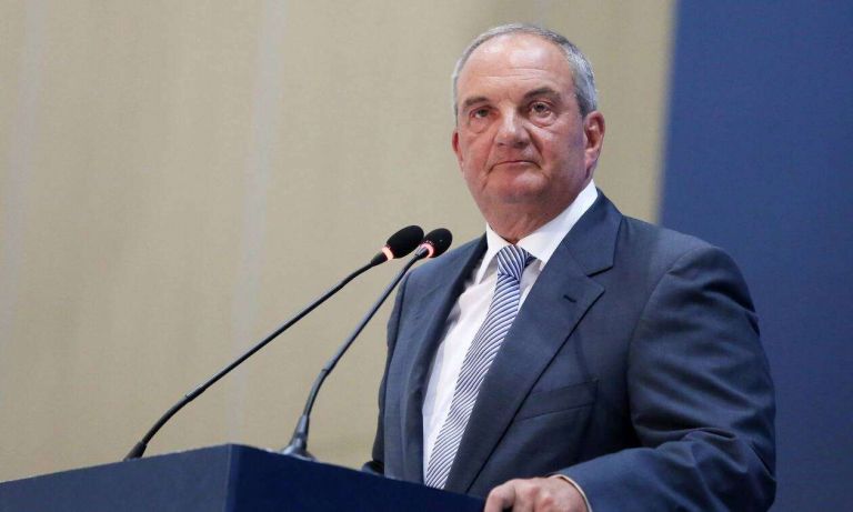 Άνοιγμα Μαξίμου στον Καραμανλή: «Τον θέλουμε στην πρώτη γραμμή» – Μήνυμα ενότητας με πολλούς αποδέκτες