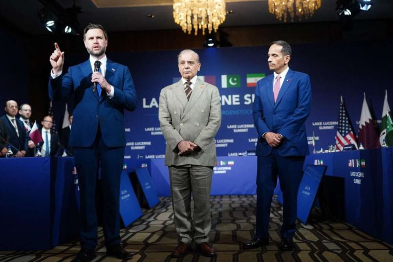 «Χουνέρι» του Ιράν στον Τραμπ: Διέρρευσαν αποχώρηση από τις συνομιλίες για να του… κόψουν τον αέρα