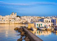 Financial Times «βλέπουν» την Πάρο: Διεθνής αποθέωση με ένα μεγάλο «αλλά»