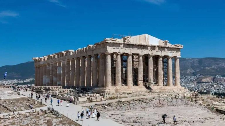 Ο Παρθενώνας όπως παλιά: Αποκαλύφθηκε το δυτικό αέτωμα μετά από 220 χρόνια – Έφυγαν οι σκαλωσιές