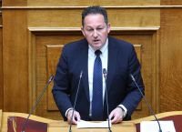 Πέτσας κατά Τσίπρα και Κωνσταντοπούλου: «Πολιτική με πρόσωπα, όχι με πρόγραμμα»