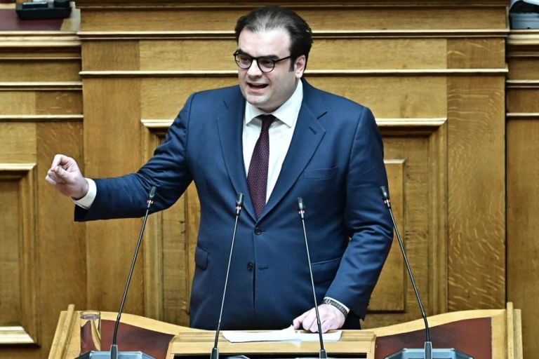 Η τροπολογία Πιερρακάκη στριμώχνει την αντιπολίτευση: Θα πει «όχι» σε 100.000 δανειολήπτες;