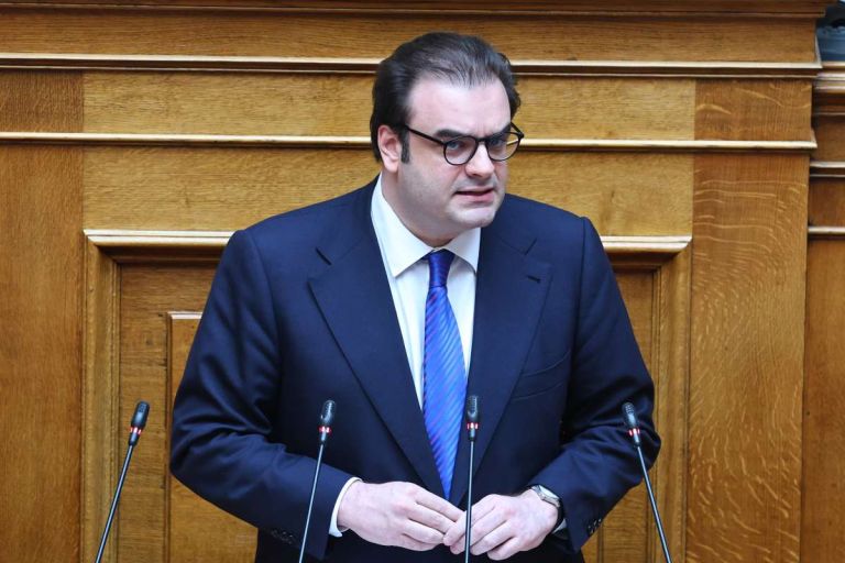 Pierrakakis Unveils New Private Debt Framework: “Real Second Chances” for More Than 2 Million Borrowers