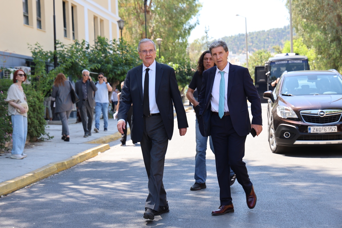 Ο Σαμαράς κατέθεσε στη δίκη για την υπόθεση του Σήφη Βαλυράκη – «Δολοφονήθηκε βίαια»