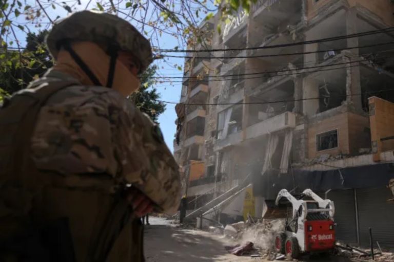 ΣΟΚ ΣΤΗ ΜΕΣΗ ΑΝΑΤΟΛΗ: Το Ιράν απειλεί με άμεση σύγκρουση μετά τους ισραηλινούς βομβαρδισμούς στη Βηρυτό