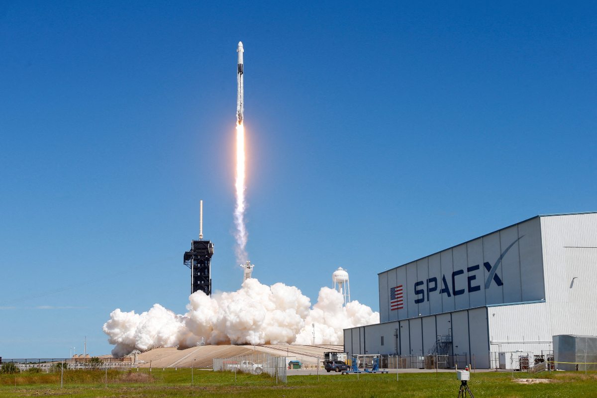 SpaceX: Ιστορική IPO με αποτίμηση-μαμούθ 1,8 τρισ. δολαρίων