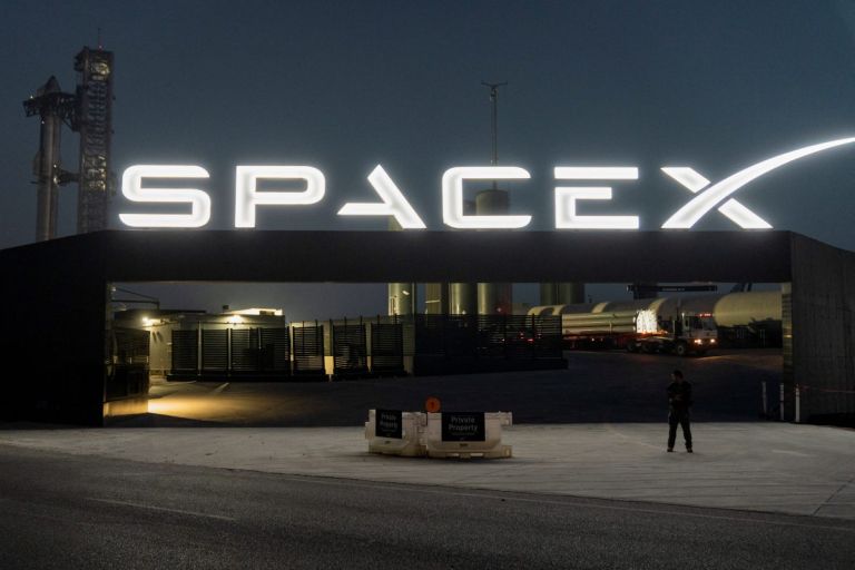 SpaceX: Από το ζενίθ στο ναδίρ η μετοχή – Οι επενδυτές επανεξετάζουν την αποτίμηση της εταιρείας