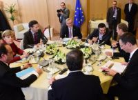 «Στο Χιλιοστό»: «Είπα στους δικούς μου χάσαμε την Ελλάδα»-Το τηλεφώνημα Ολάντ στον Τσίπρα μετά το δημοψήφισμα