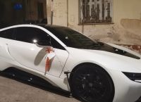 “Ξεσκεπάστηκαν” δύο κυκλώματα ανηλίκων που διακινούσαν ναρκωτικά σε σχολεία και παιδικές χαρές με… supercar