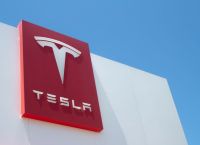 Tesla: Δεν προχωρά σε ανάκληση η Ευρώπη μετά το κινεζικό σοκ